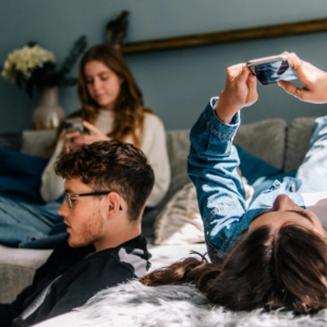 Вечірні ритуали українців: що обираємо після важкого дня