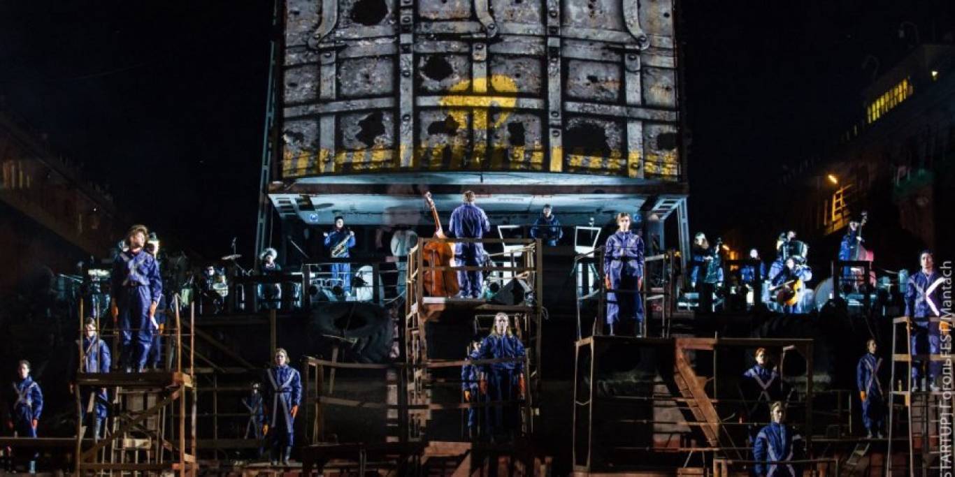 Перформанс Влада Троицкого на 10-м Одесском международном кинофестивале