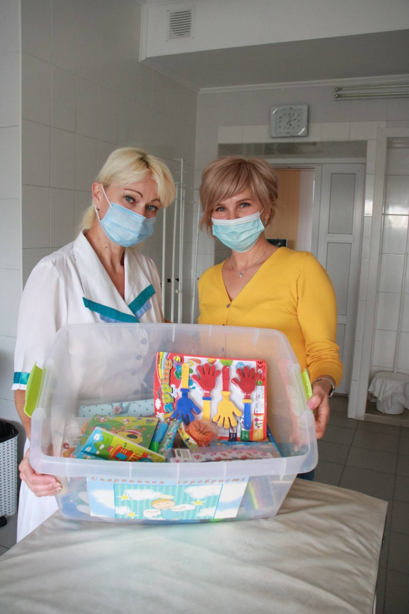 Волонтеры провели мастер-класс для детей  гематологии Детской областной больницы