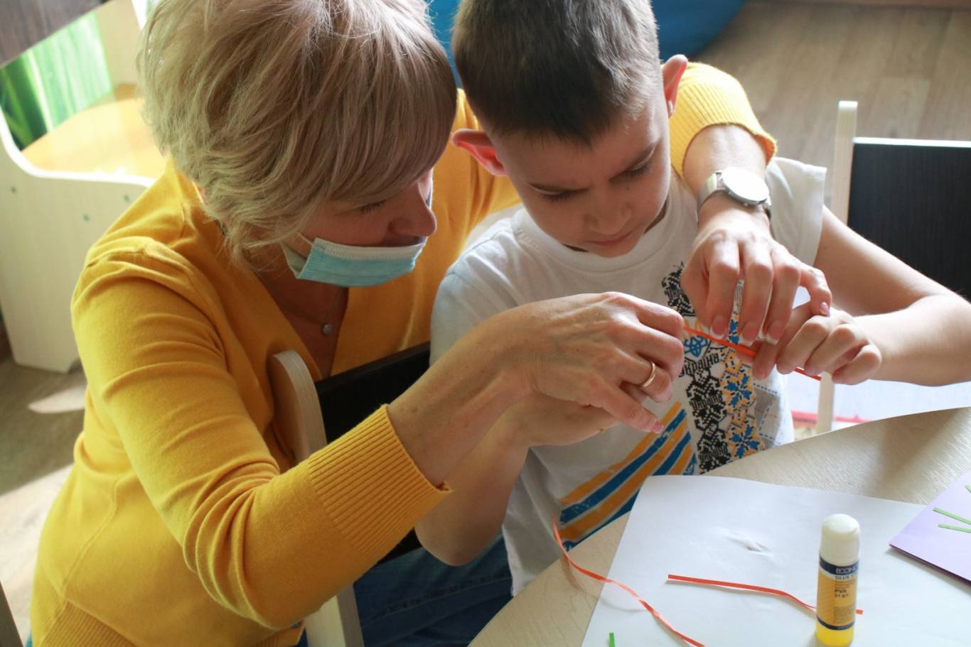 Волонтеры провели мастер-класс для детей  гематологии Детской областной больницы