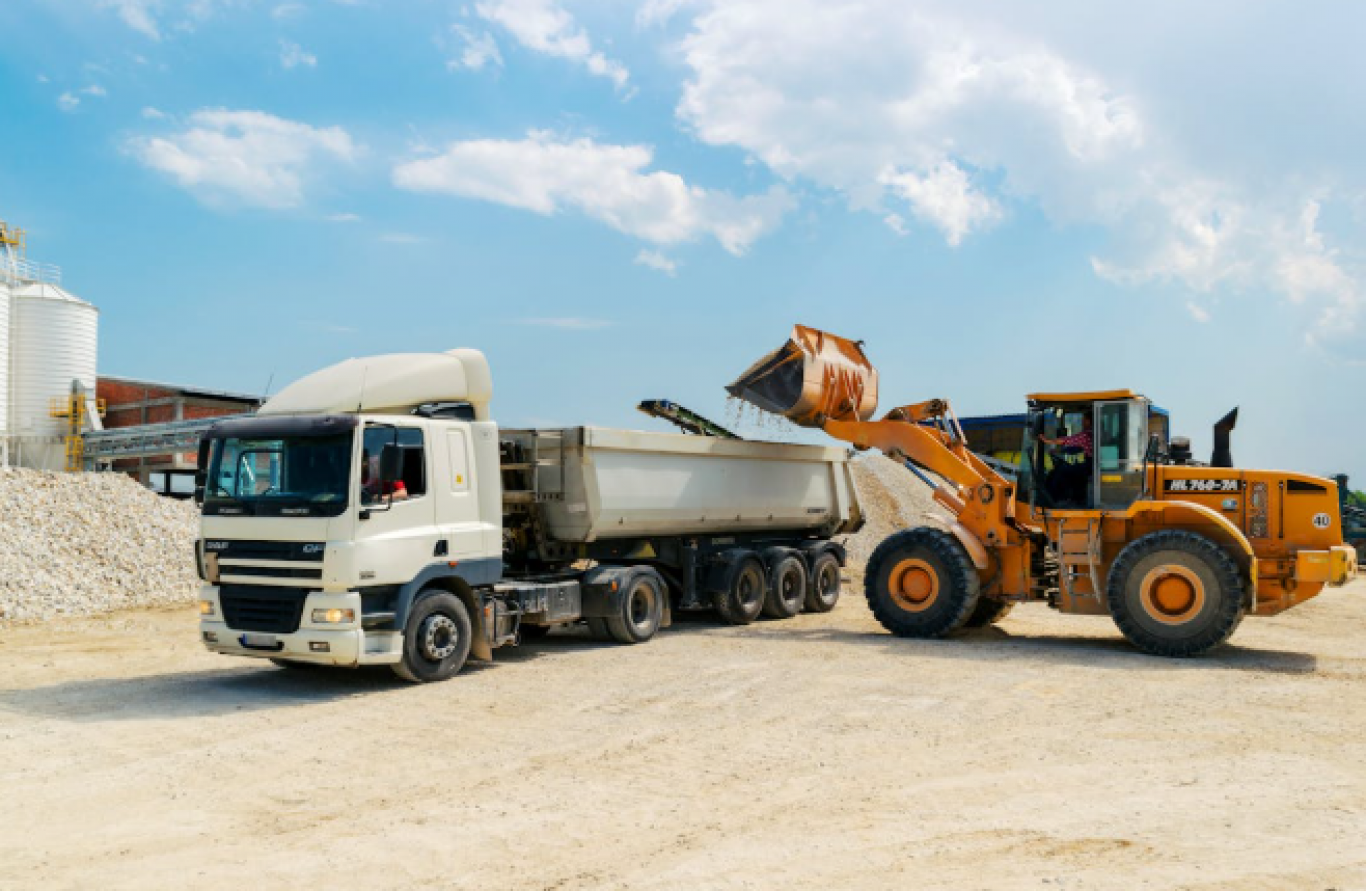 Оренда екскаватора: особливості та переваги