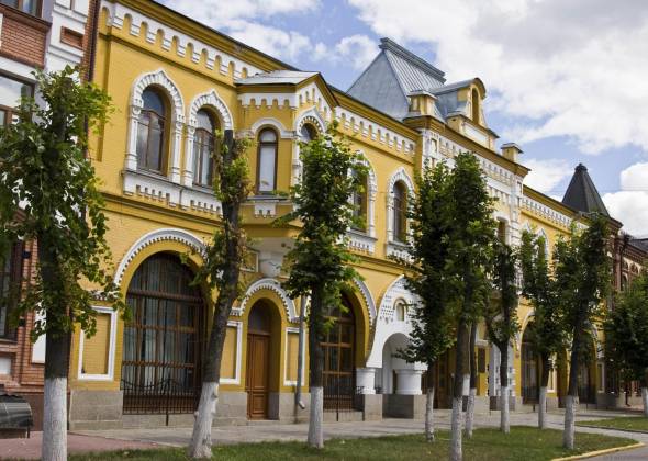 Результати  опитування про перейменування Дворцової