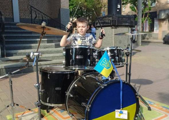 Кожна допомога важлива: юний барабанщик з Кропивницького Давид Кібукевич збирає кошти на тепловізор для  свого тренера