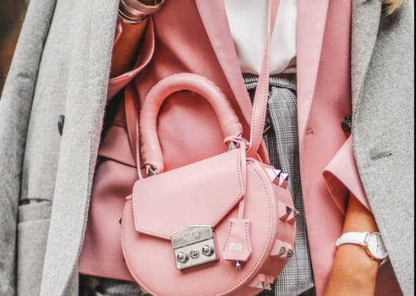 Жіночі маленькі сумки через плече: як правильно обрати