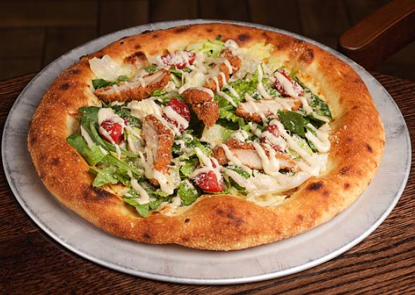 Тонке чи повітряне тісто? Як обрати ідеальну піцу