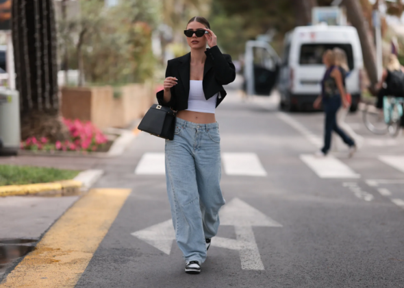 5 найактуальніших поєднань з широкими джинсами, які варто стилізувати просто зараз
