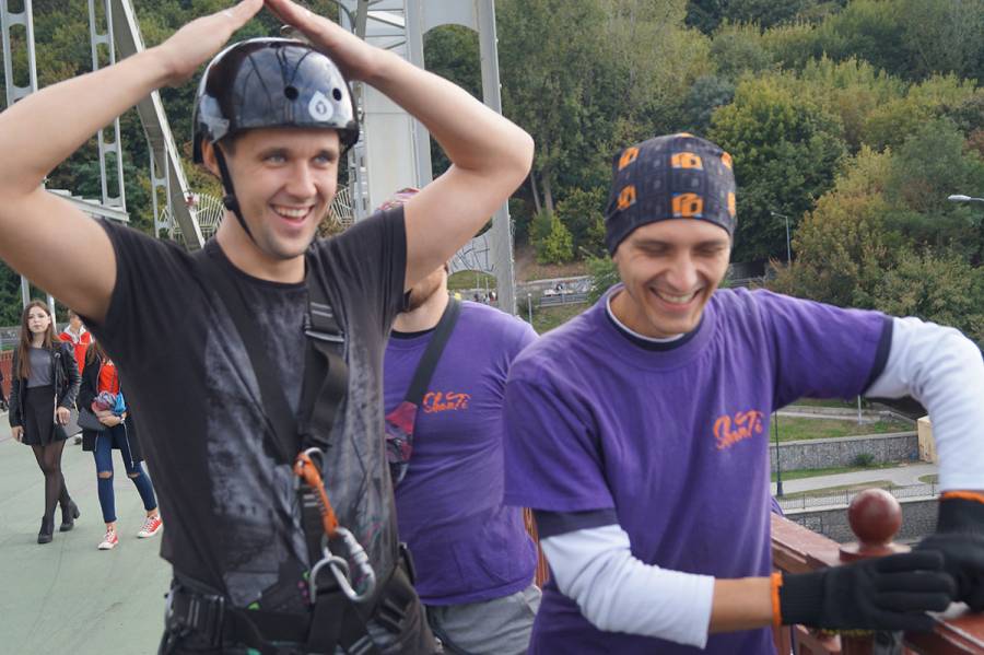 Цілком свідомо – головою вниз