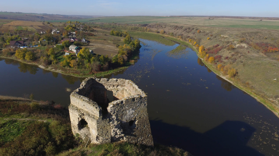 7 замків на Хмельниччині, які варто відвідати восени