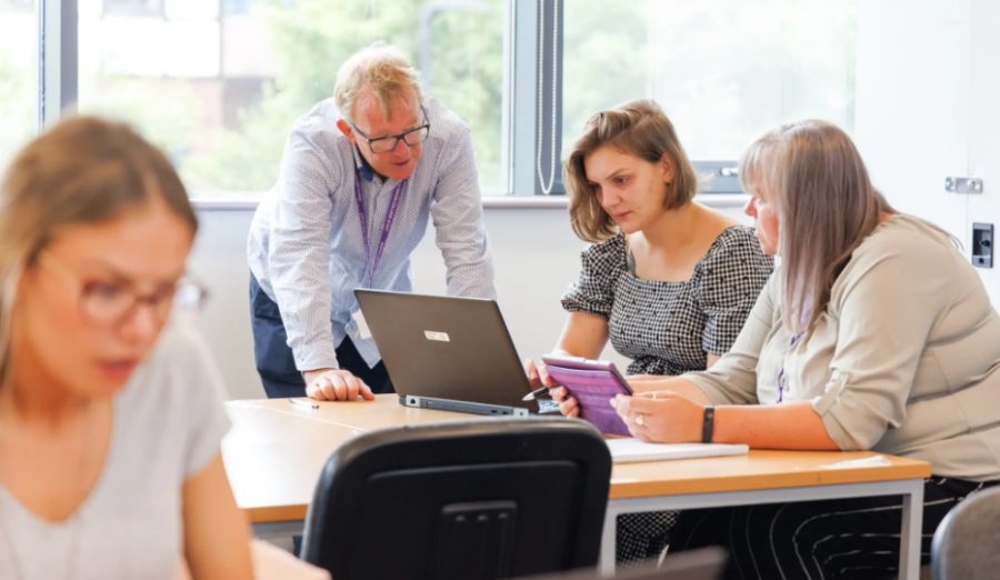 Економіка освіти: чому українці масово перекваліфіковуються і скільки це коштує