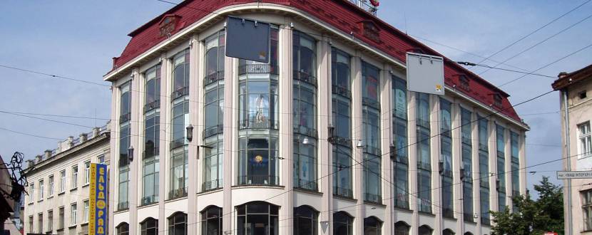 Ніч шопінгу у "Магнусі"