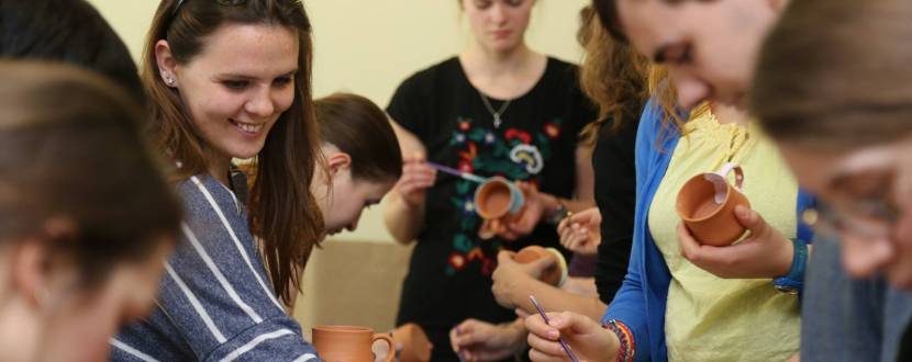 Майстер-клас з розпису посуду