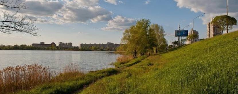 Прибирання території навколо озера Кирилівське на Оболоні