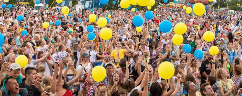 Святкове шоу перед Оперним театр на День Незалежності