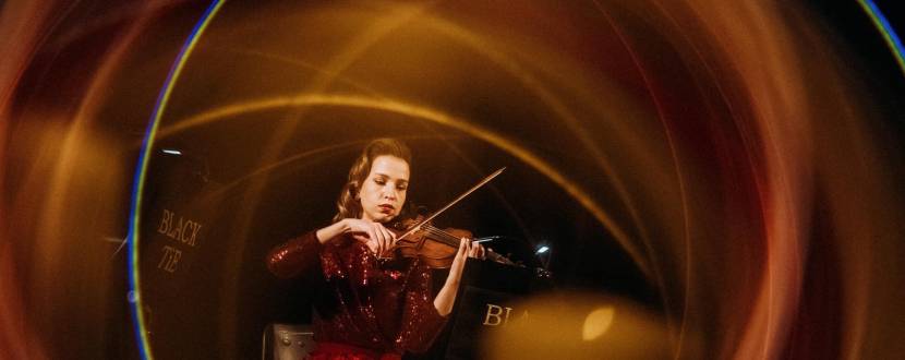 Billie Eilish, Lana Del Rey, Adele при свічках