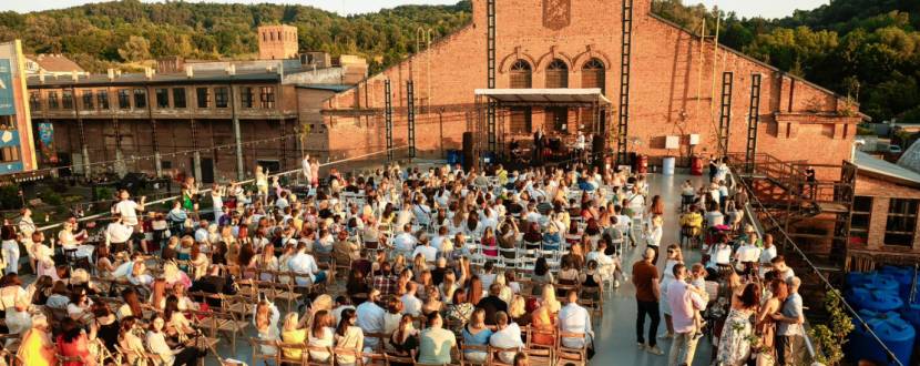 Джазовий Sting на даху