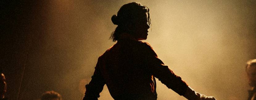 Музика Michael Jackson в саду