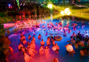 Вечірка "Waterave pool party Dream town" в аквапарку "Dream Island"