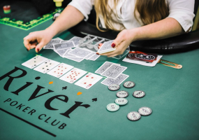 Відпочинок у клубі спортивного покеру - Full House Vinnytsia. Розклад турнірів