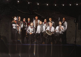 Коляда з Етерією