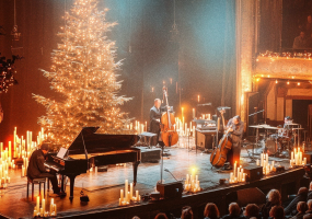 Різдвяний джаз при свічках
