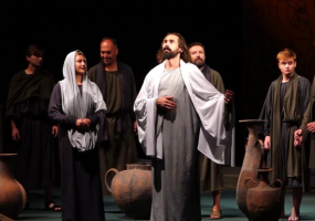 Ісус, син Бога живого - Вистава