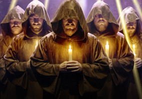 «Хор Монахів при свічках»