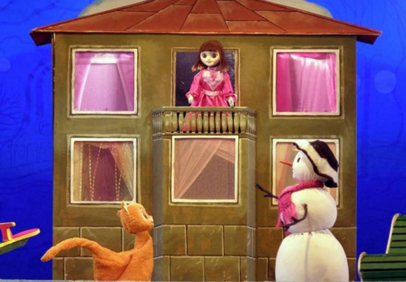 Новорічна історія "Кошеня на снігу" та розважальна програма "Смурфики рятують Миколая»