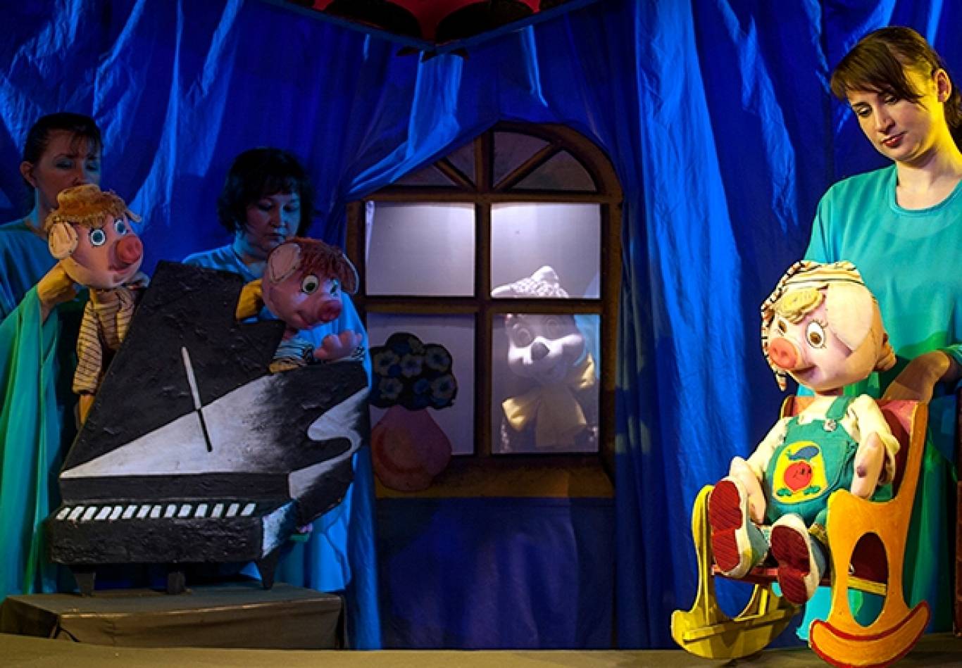 Дитяча вистава «Вовк та троє поросят»