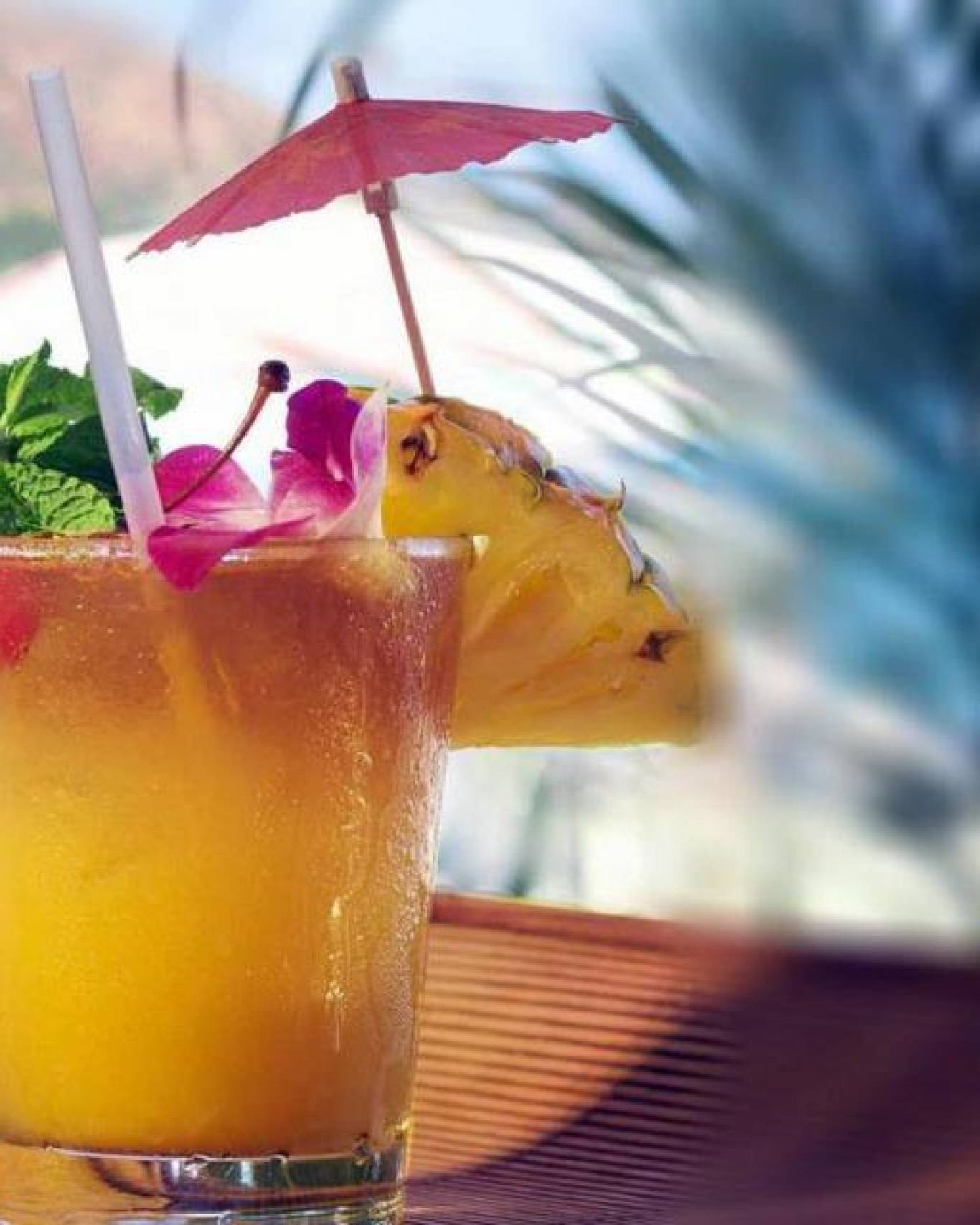 Mai tai коктейль. Крюшон ананасовый. Коктейль «тропический Джин-фрутти». Май Тай коктейль фото. Карибский риф коктейль.