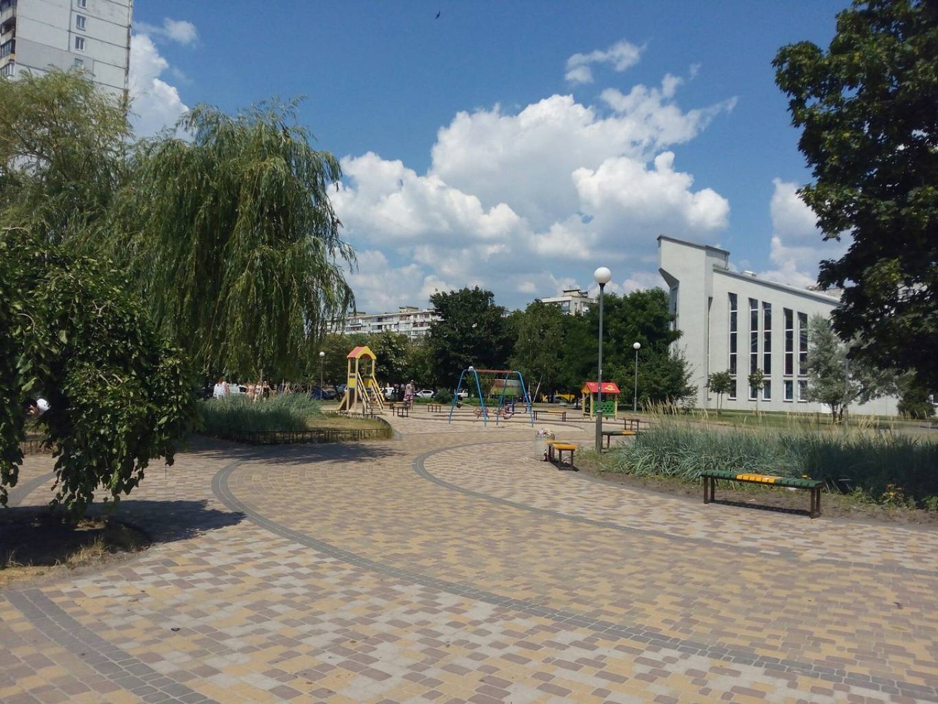 Благодійний фестиваль на озері Тельбін
