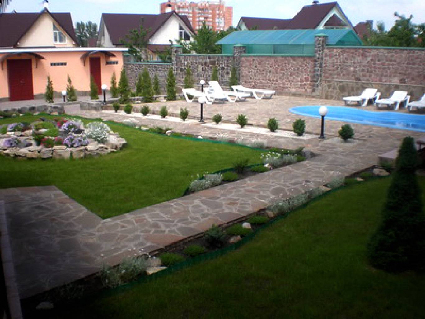 Літній дворик для сімейного відпочинку