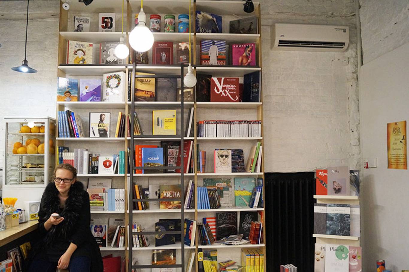 11 плюсів кав’ярні "Моя книжкова полиця"