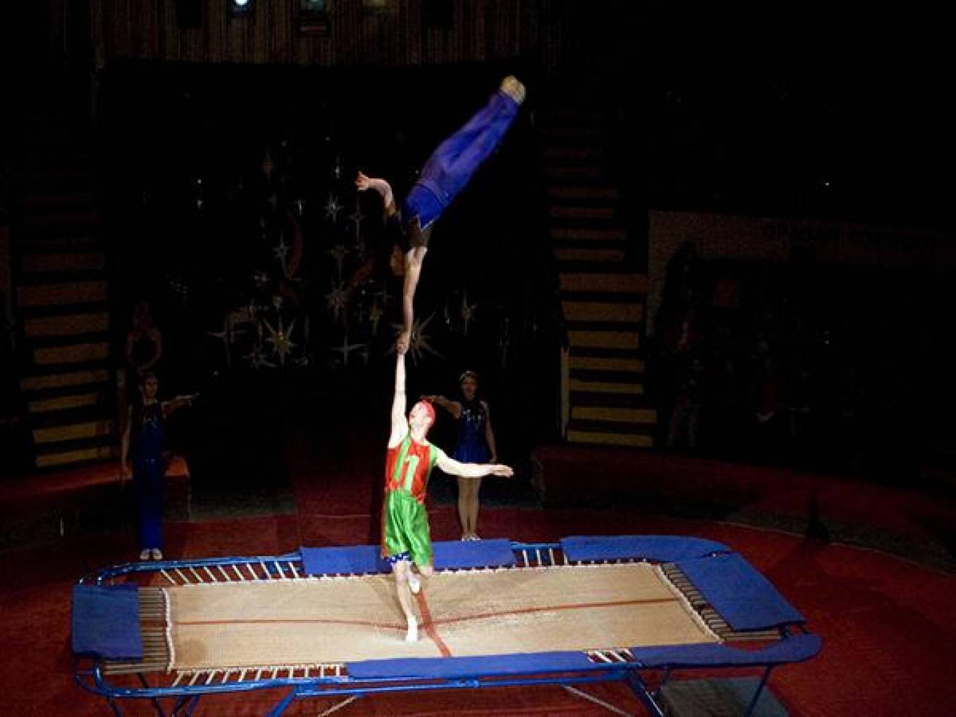 Цирк-шапіто "Вогник Незламності" у Вінниці