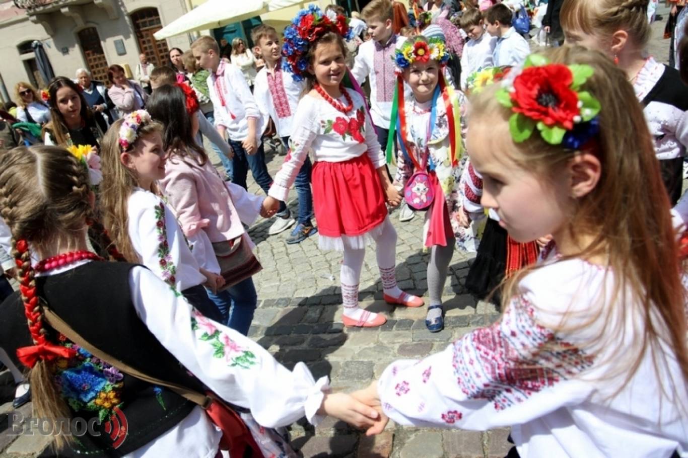 Фестиваль вишиванки у Львові