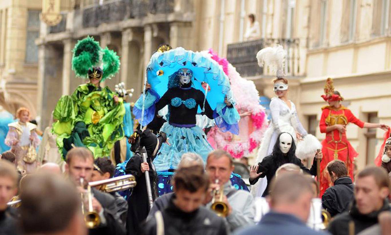 Вуличний фестиваль "Золотий лев на вулиці - 2017"