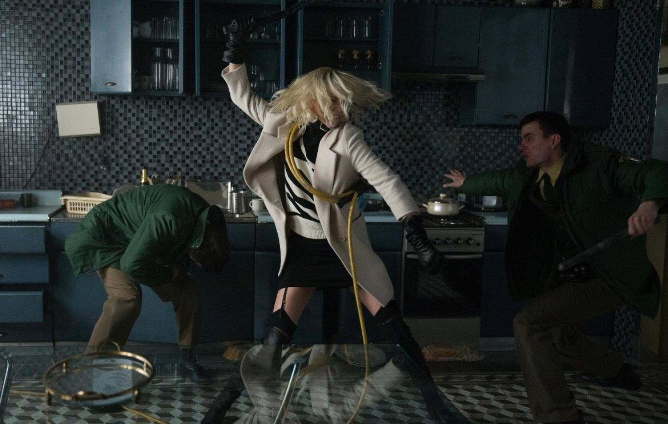 Фільм "Атомна блондинка"