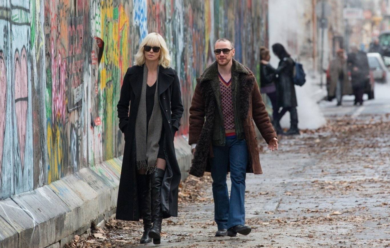 Фільм "Атомна блондинка"