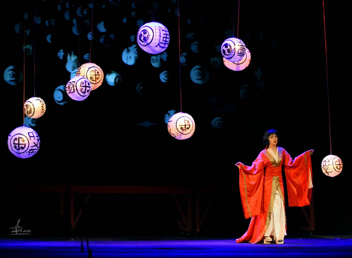 Мелодрама "Ідзанамі. Богиня, яка вабить"