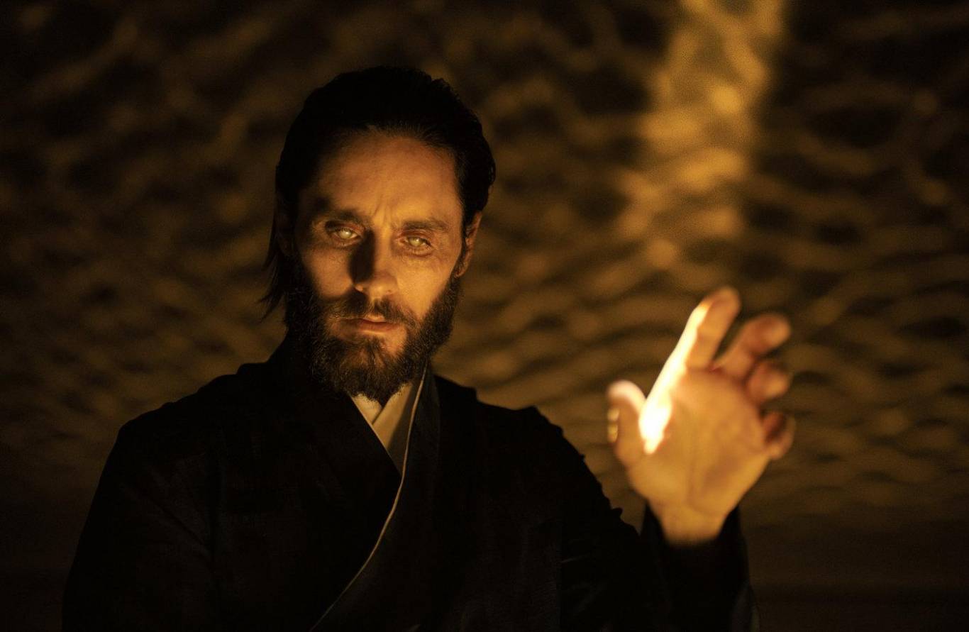 Фільм "Той, що біжить по лезу 2049"