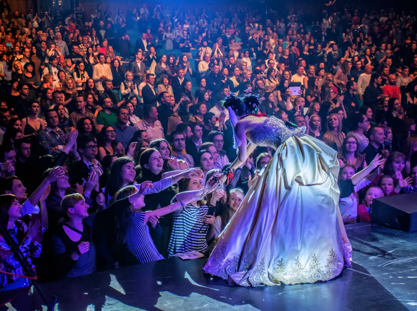 Le concert. Рок Моцарт концерт. Рок-опера концерты. Рок опера Моцарт выступление. Рок концерт 2010 года Моцарт.