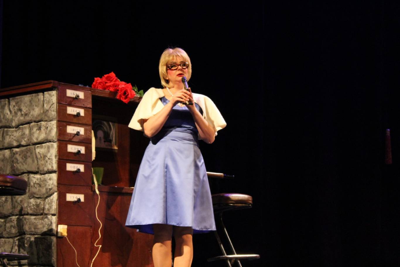 Вистава Дерева вмирають стоячи