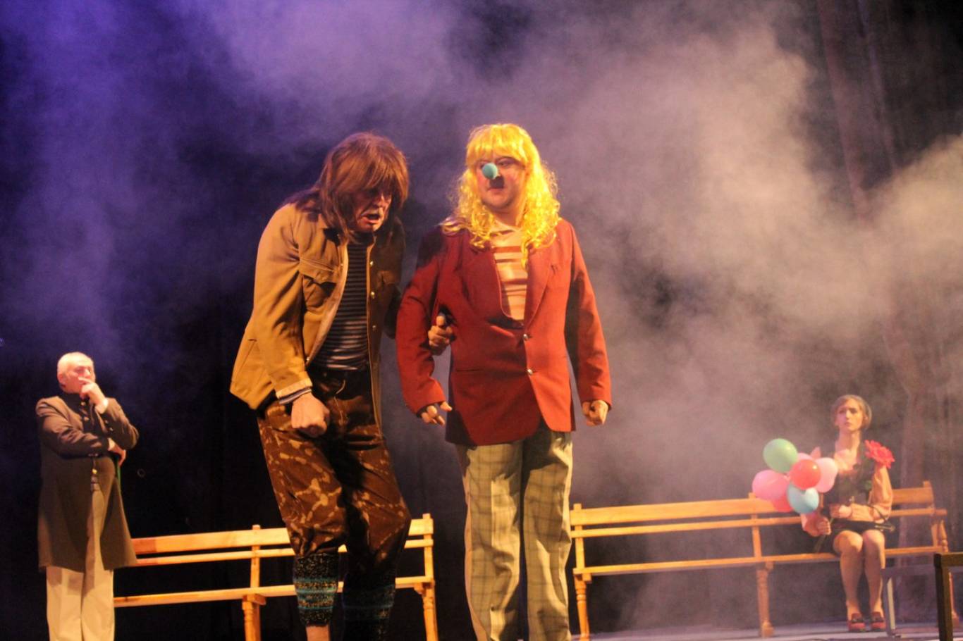 Вистава Дерева вмирають стоячи