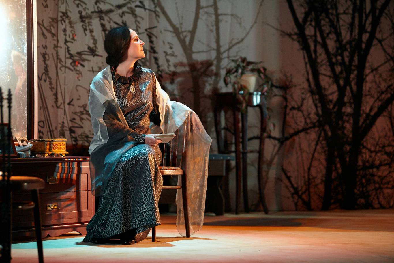 Премьера! Фаина. Птица, парящая в клетке