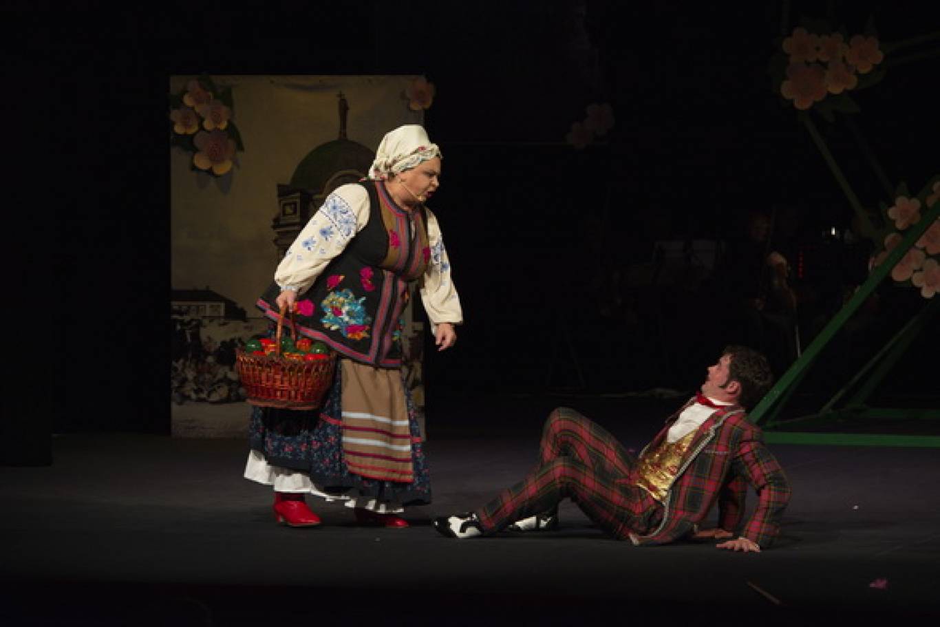 "За двома зайцями". Комедія