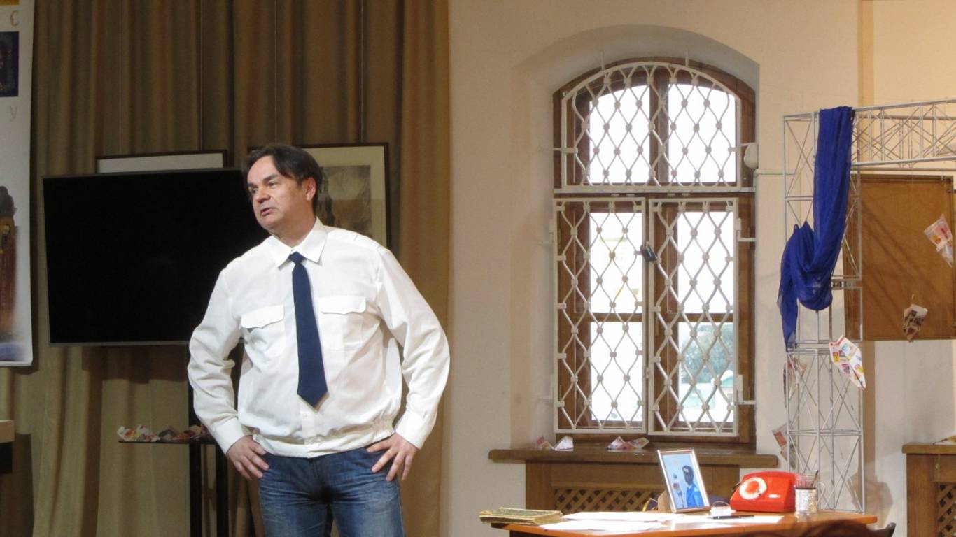 Моновистава у виконанні Олексія Кругликова "Білий птах. Не відлітай"