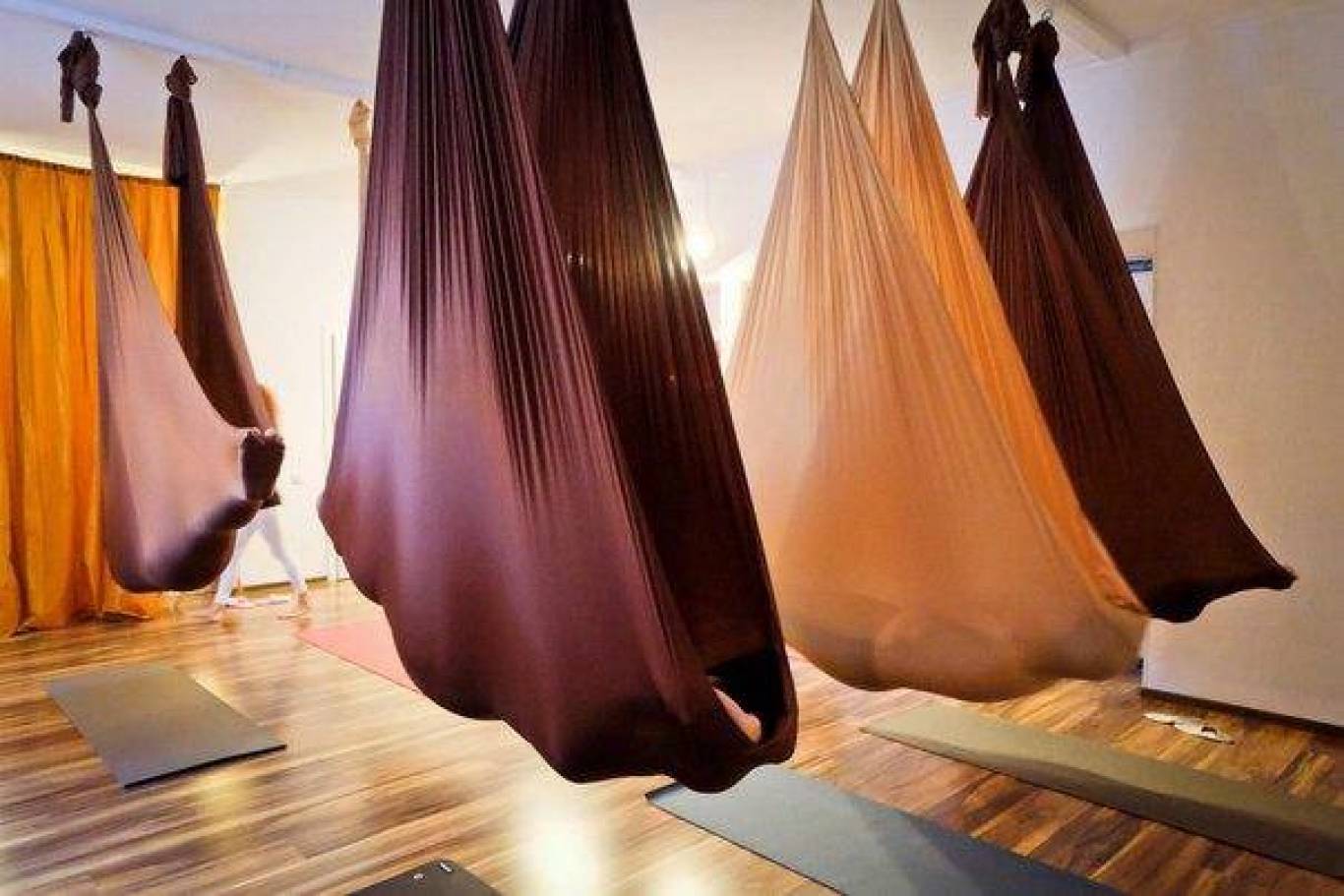 Йога-нидра в гамаках