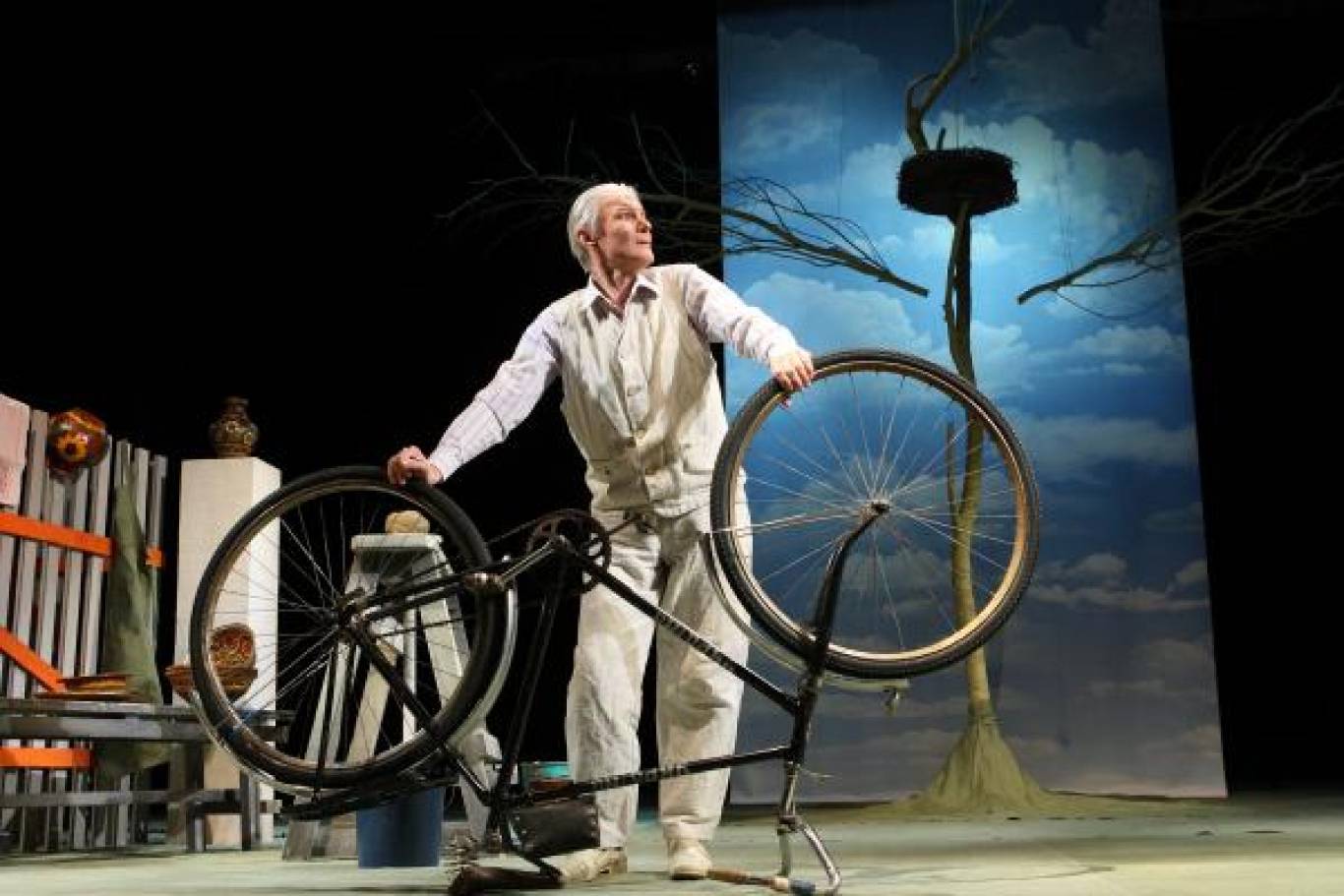 Трагікомедія "Дитина в дарунок"