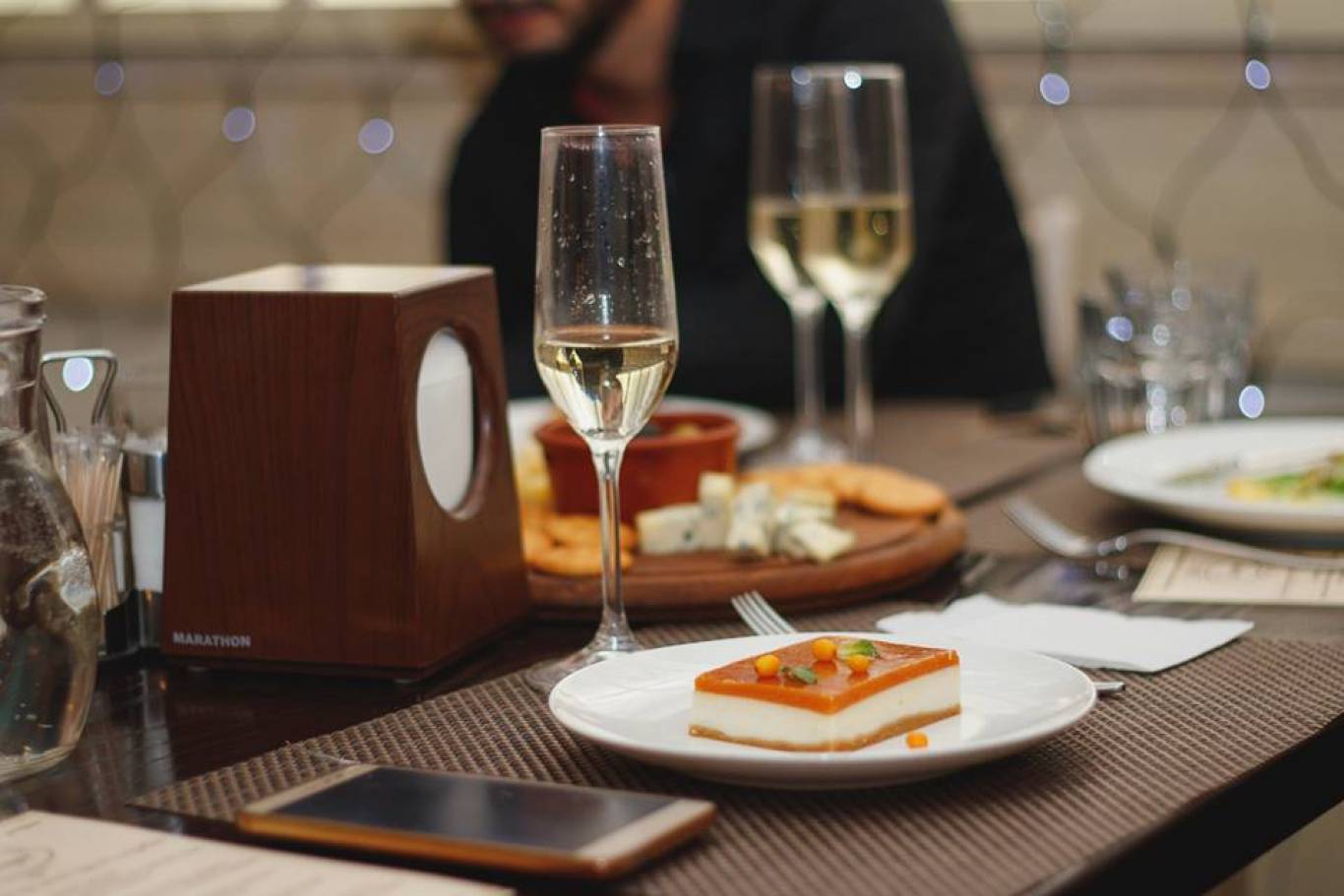 Вечір жінок та саксофону на 8 березня