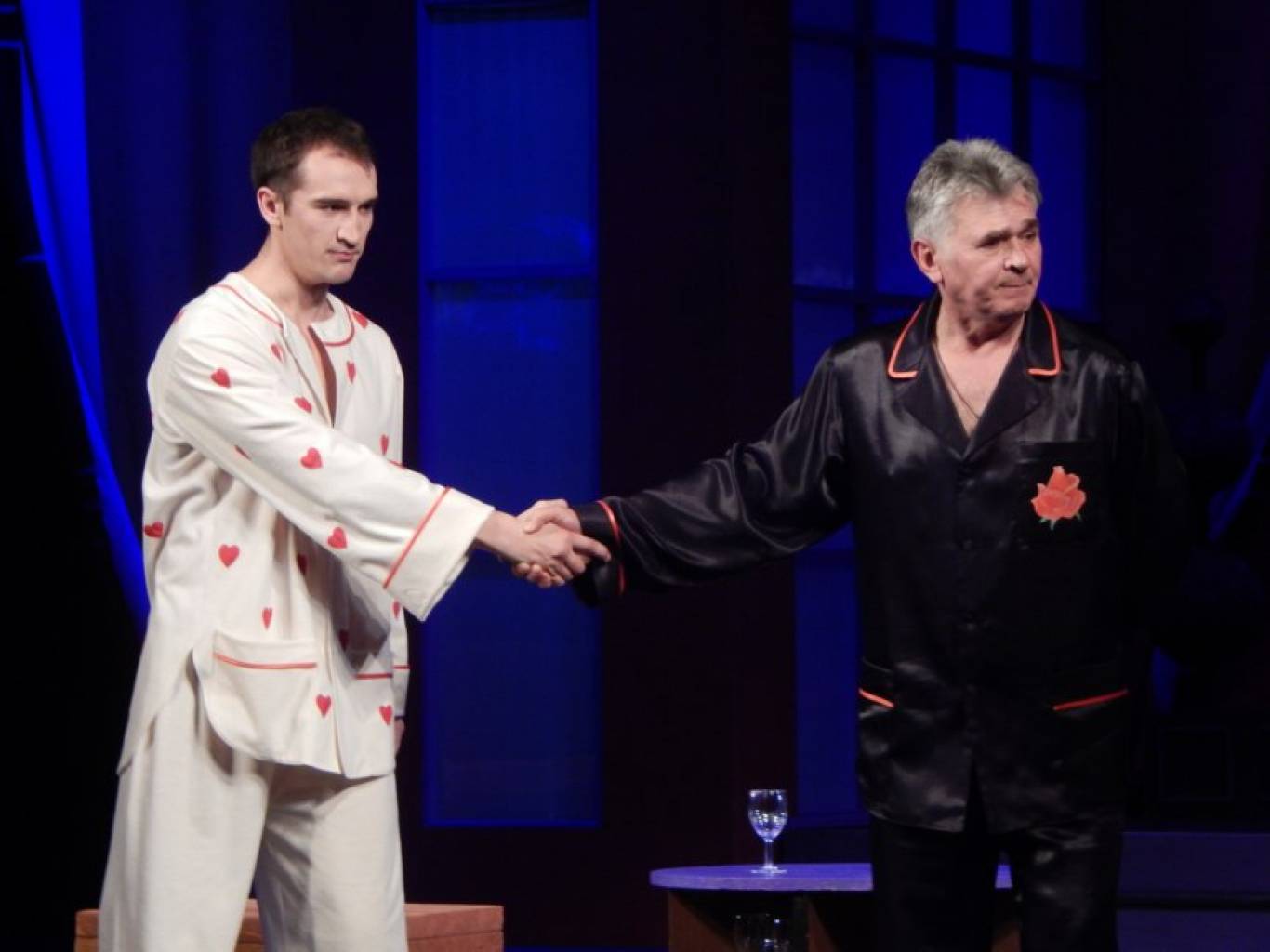 "Четверо в одній спальні". Пікантна комедія