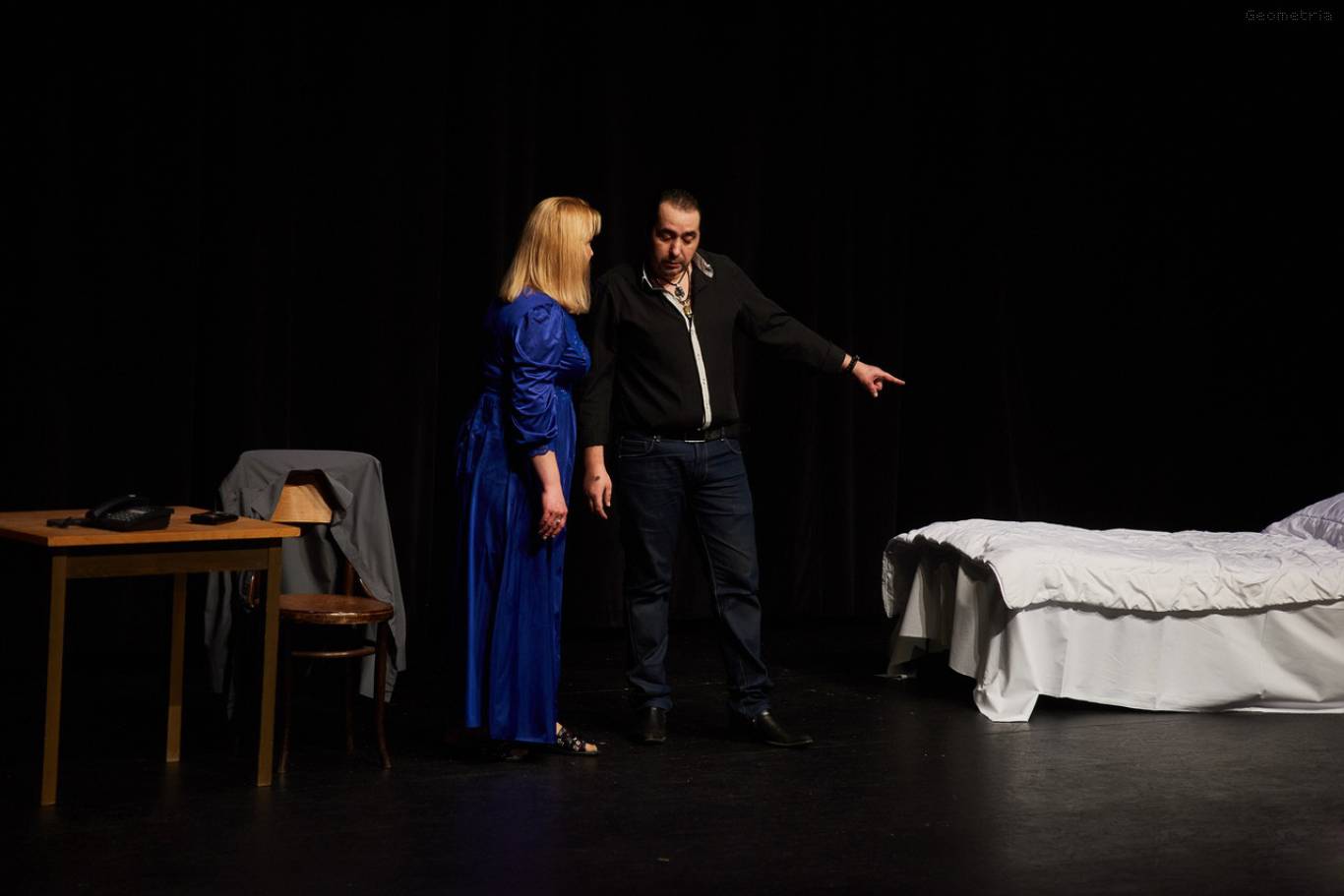 Чорний квадрат. Секс тимчасово доступний